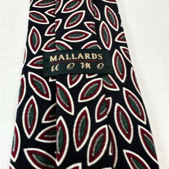 New Silk Tie White Green Red Accents Hand Printed in Italy Made in USA - Picture 5 of 9